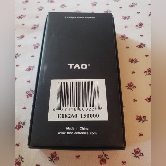 Tao Pink 1.5 Digital Photo Keychain Clip- holds 100 Pictures! - Picture 3 of 9